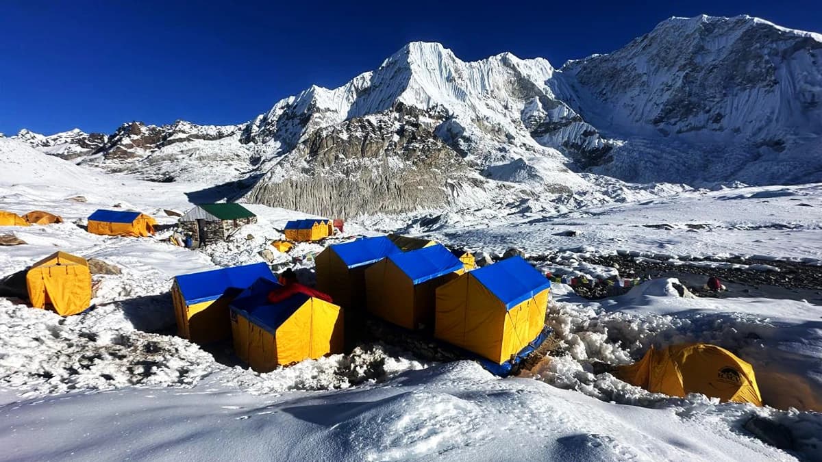 Baruntse Peak Climbing