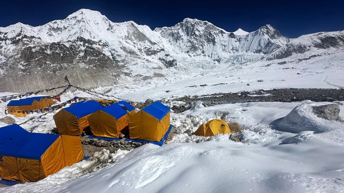 Baruntse Peak Climbing