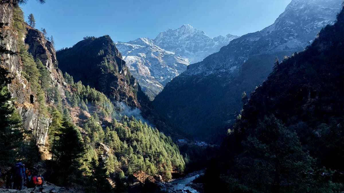 Chhukung Ri Trek