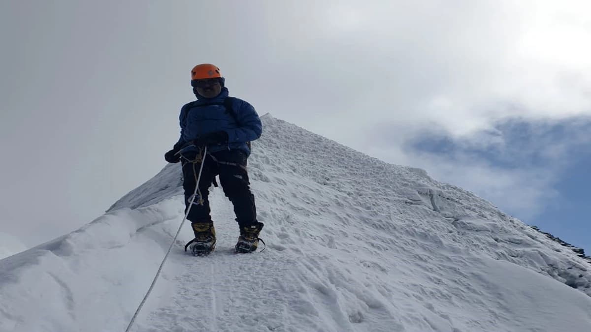 Short Island Peak Climbing