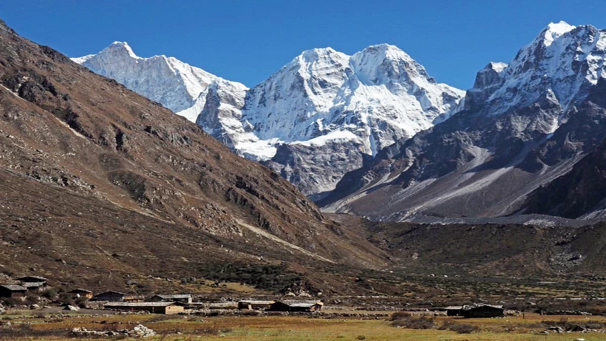 Kanchenjunga Circuit Trek-17 Days