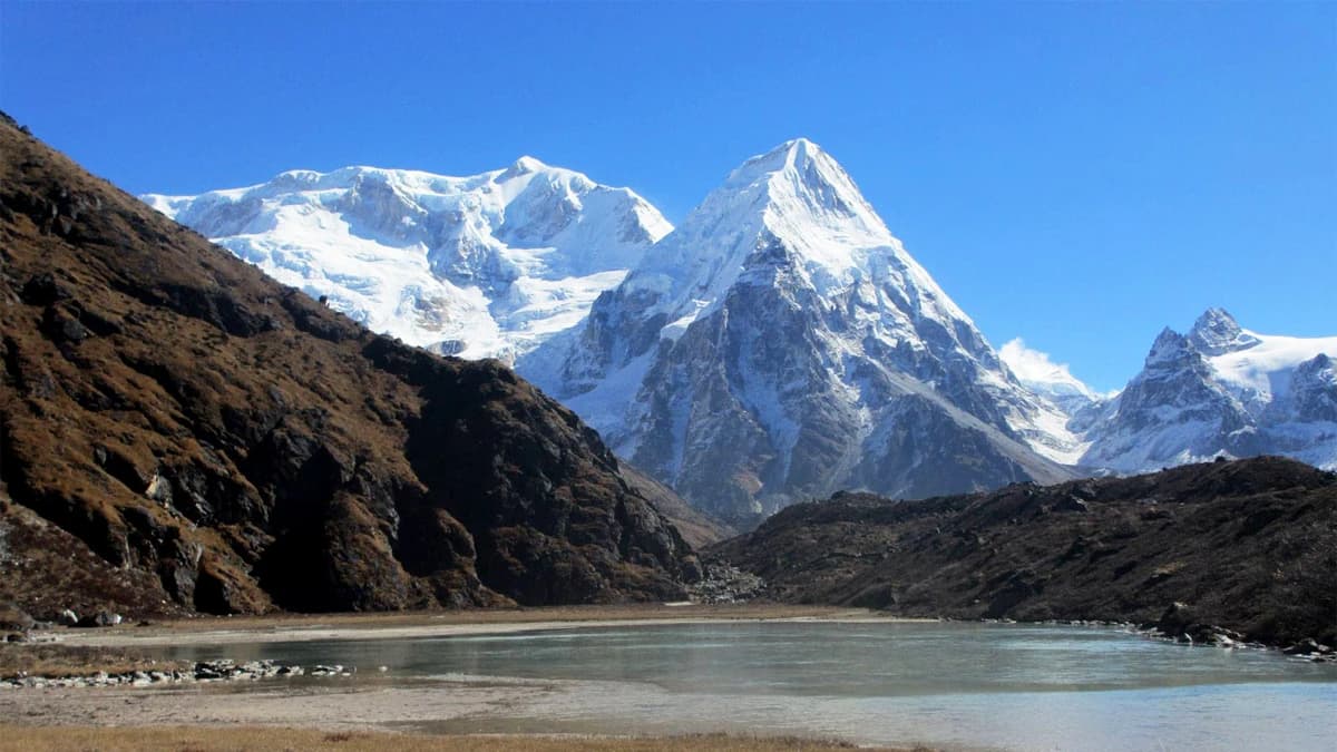 Kanchenjunga Circuit Trek-17 Days