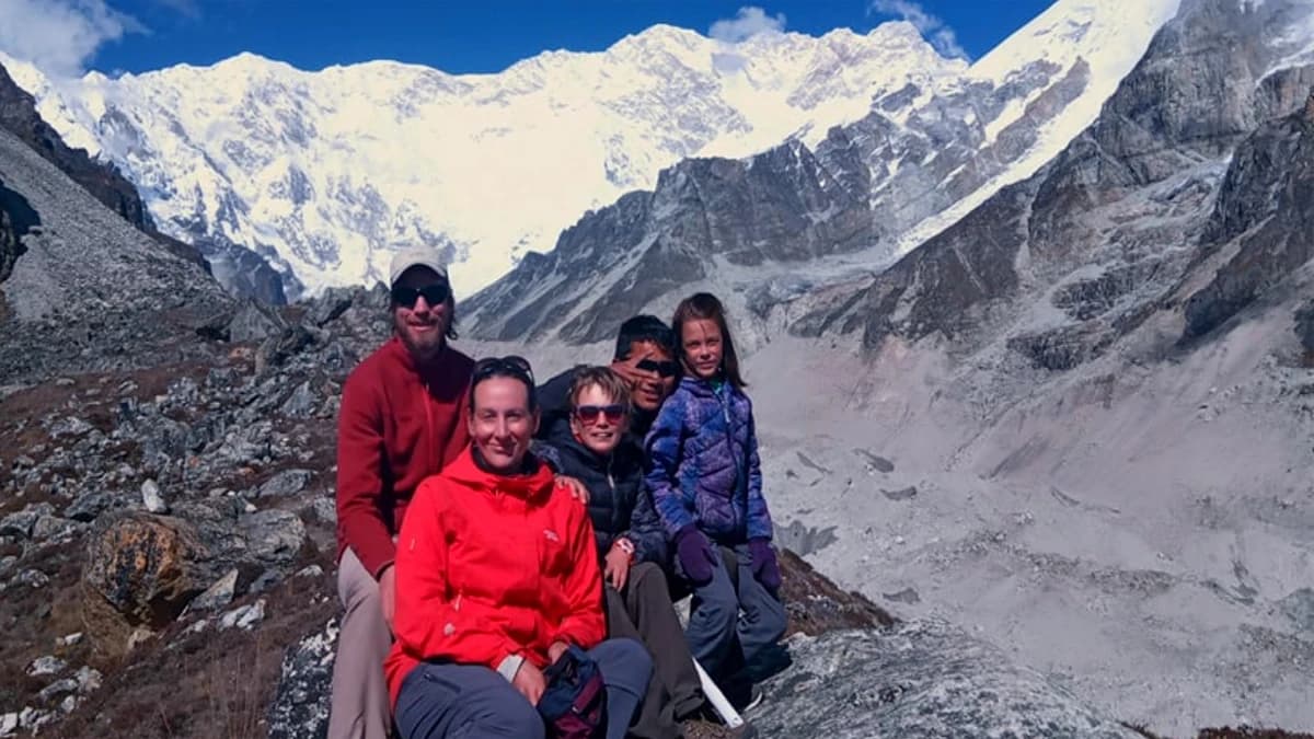 Kanchenjunga Circuit Trek-17 Days