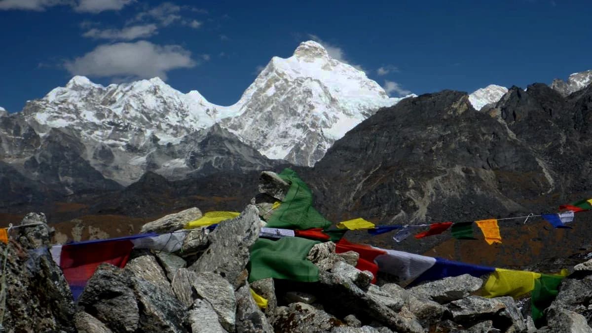 Kanchenjunga Circuit Trek-17 Days