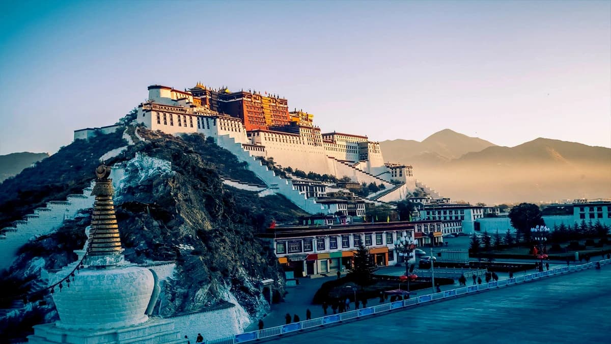 Overland Lhasa tour with Everest Base Camp