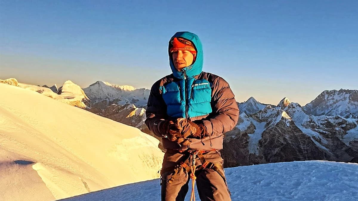 Mera Peak climbing-17 Days