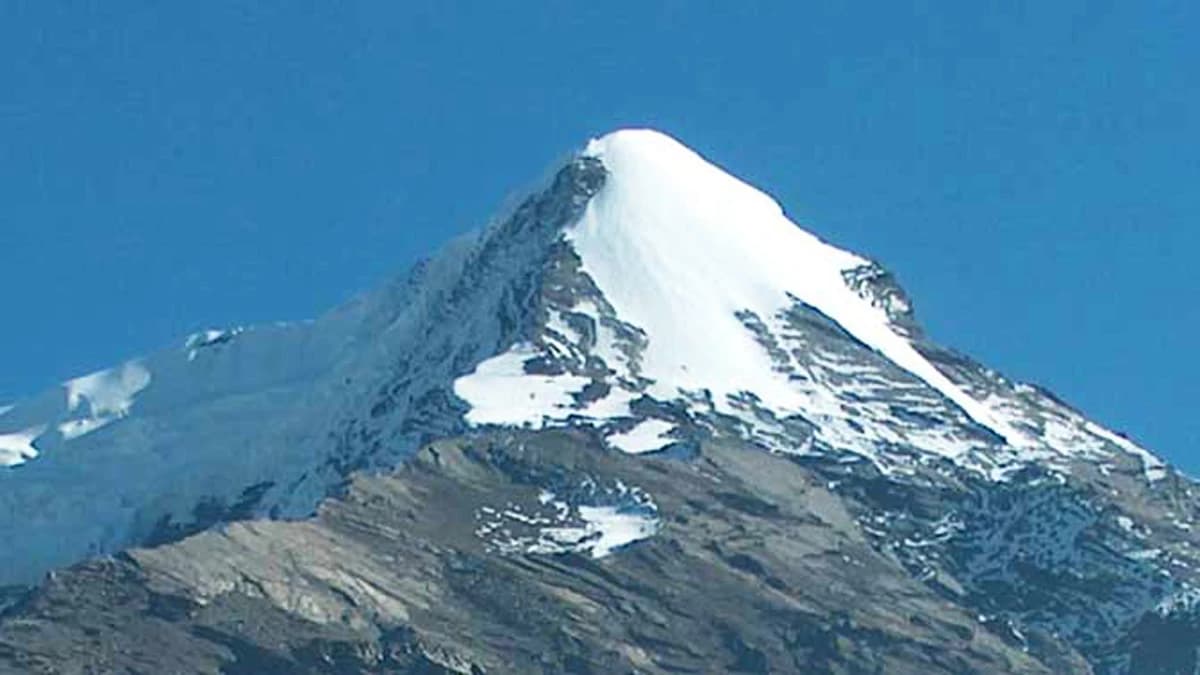 Pisang Peak Climbing