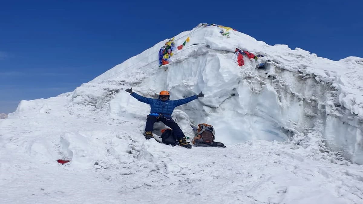 Short Island Peak Climbing