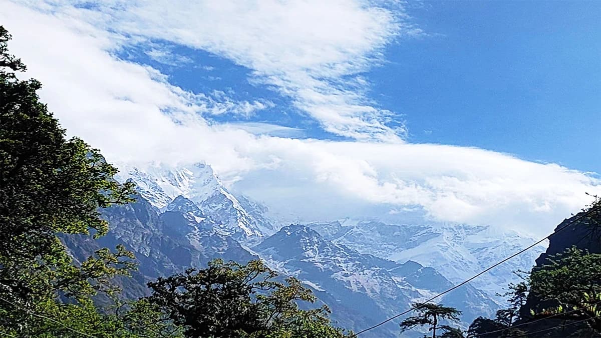 Yala Peak Climbing: 10 Days