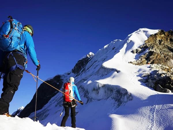Lobuche Peak Climbing Cost 1