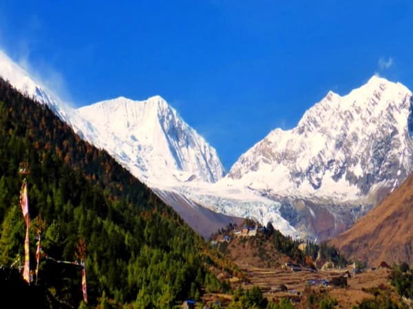Manaslu Circuit Trek 1